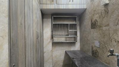 Kitchen Image of 720 Sq.ft 2 BHK Builder Floor for rent in Mukherjee Nagar New Delhi for Rs. 30000