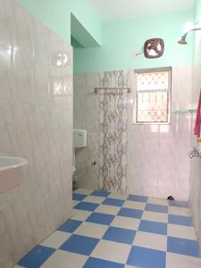Common Bathroom Image of 1200 Sq.ft 3 BHK Builder Floor for rent in Eastern Park, Santoshpur Kolkata for Rs. 22000