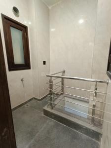 Bathroom Image of 2000 Sq.ft 3 BHK Builder Floor for sale in RWA Malviya Block B1, Malviya Nagar New Delhi for Rs. 42600000