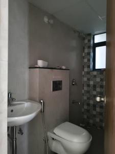 Common Bathroom One Image of 1826 Sq.ft 4 BHK Apartment / Flat for sale in Shapoorji Pallonji Vanaha, Bavdhan Pune for Rs. 17500000