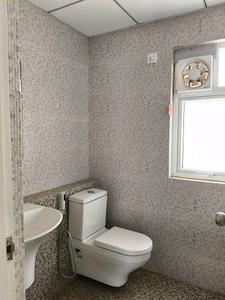 Common Bathroom Image of 1900 Sq.ft 3 BHK Apartment / Flat for rent in Shree Vardhman Victoria, Sector 70 Gurgaon for Rs. 48500