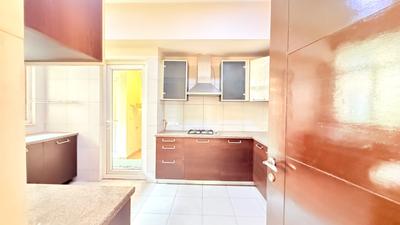 Kitchen Image of 2800 Sq.ft 3 BHK Apartment / Flat for sale in Emaar The Palm Springs, DLF Phase 5 Gurgaon for Rs. 105000000