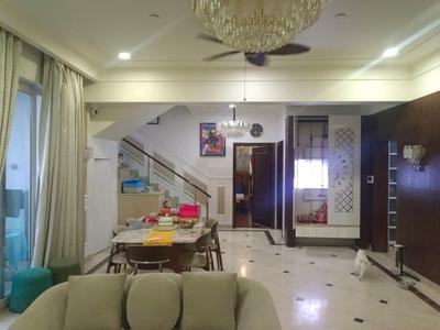 Living Room Image of 6000 Sq.ft 4 BHK Apartment / Flat for sale in Central Park Resorts, Sector 48 Gurgaon for Rs. 160000000