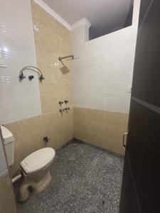 Bathroom Image of 720 Sq.ft 2 BHK Builder Floor for rent in Mukherjee Nagar New Delhi for Rs. 30000