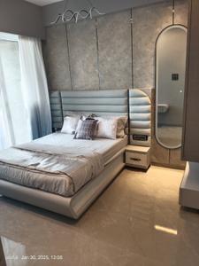 Bedroom Image of 440 Sq.ft 1 BHK Apartment / Flat for sale in Shanti Tower, Prabhadevi Mumbai for Rs. 20000000