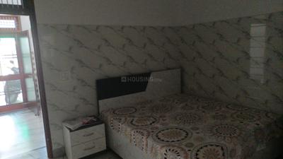 Bedroom Image of 1291 Sq.ft 2 BHK Builder Floor for rent in Lohia Nagar Meerut for Rs. 9000