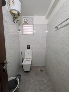 Bathroom Image of 1500 Sq.ft 3 BHK Apartment / Flat for rent in Kondapur Hyderabad for Rs. 47000