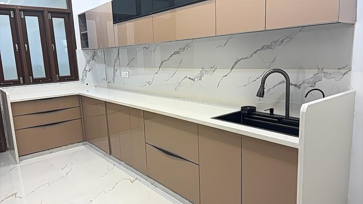 Karolan Ka Barh Main Image 1