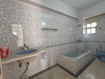 Bathroom Image of 2354 Sq.ft 4 BHK Apartment / Flat for sale in Ballygunge Kolkata for Rs. 27500000