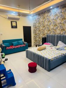 Bedroom Image of 2500 Sq.ft 3 BHK Builder Floor for rent in Gomti Nagar Lucknow for Rs. 60000