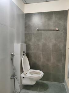 Common Bathroom Image of 1500 Sq.ft 3 BHK Apartment / Flat for sale in Hiranandani Clifton, Thane West Thane for Rs. 39000000