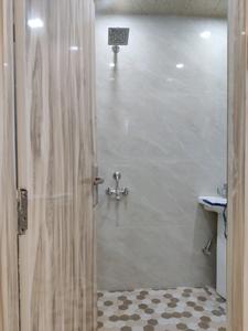 Common Bathroom Image of 900 Sq.ft 2 BHK Builder Floor for sale in Indirapuram Ghaziabad for Rs. 5900000