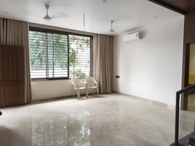 Living Room Image of 4000 Sq.ft 4 BHK Independent House for rent in Satellite Ahmedabad for Rs. 350000