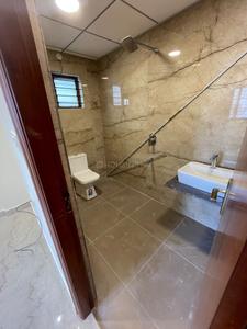 Bathroom Image of 500 Sq.ft 1 BHK Apartment / Flat for rent in Cox Town Bengaluru for Rs. 50000