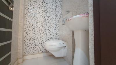 Bathroom Image of 1200 Sq.ft 3 BHK Builder Floor for sale in Patel Nagar Gurgaon for Rs. 7600000