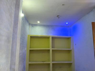 Bedroom Image of 400 Sq.ft 2 BHK Builder Floor for rent in Rajajipuram Lucknow for Rs. 6800