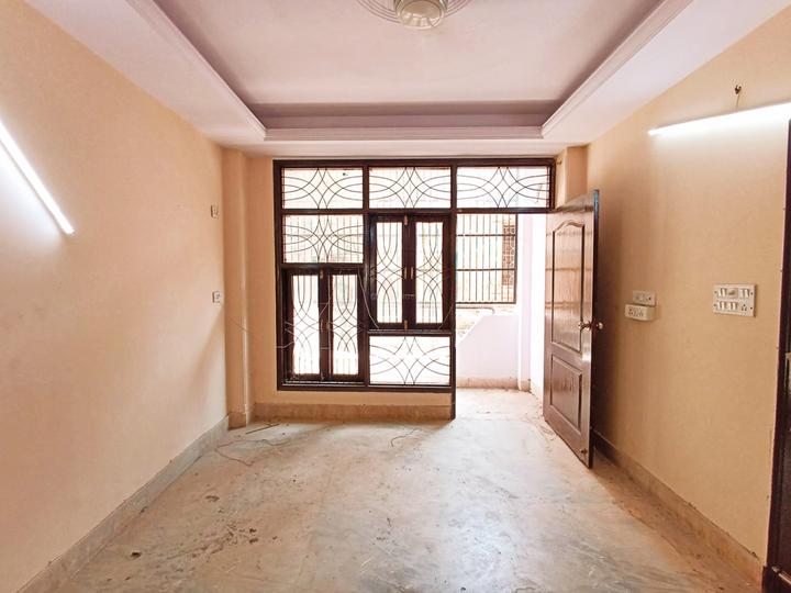 2 BHK 750 Sqft Independent Floor for sale at Rajouri Garden, New Delhi