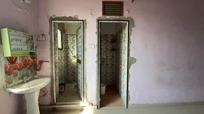 Bathroom Image of 500 Sq.ft 1 BHK Apartment / Flat for sale in Hanuman Nagar Patna for Rs. 5800000