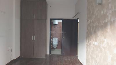 Bedroom Image of 1250 Sq.ft 2 BHK Apartment / Flat for rent in Mahagun Moderne, Sector 78 Noida for Rs. 36000