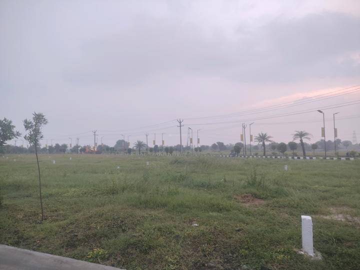 G Square Regal Park Main Image 1