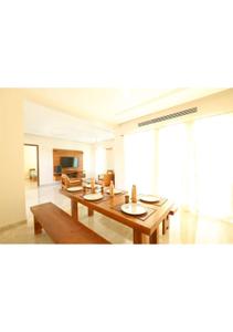 Image of 5900 Sq.ft 3 BHK Villa for sale in Uthandi, Chennai for Rs. 90000000