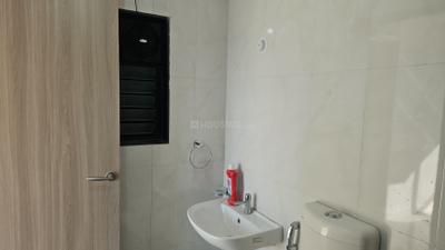 Image of 600 Sq.ft 2 BHK Apartment / Flat for rent in Dadar East, Mumbai for Rs. 72000