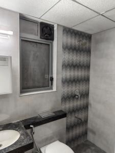 Bathroom Image of 519 Sq.ft 1.5 BHK Apartment / Flat for rent in Kalpataru Elitus, Mulund West Mumbai for Rs. 49000
