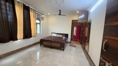 Bedroom Image of 1500 Sq.ft 3 BHK Builder Floor for rent in Vasant Kunj New Delhi for Rs. 60000