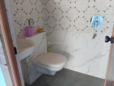 Bathroom Image of 1400 Sq.ft 3 BHK Apartment / Flat for sale in Metro Apartment, Tangra Kolkata for Rs. 15000000