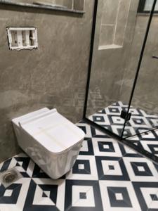 Common Bathroom Image of 750 Sq.ft 2.5 BHK Apartment / Flat for sale in Tathastu, Sector 5 Sohna for Rs. 6500000