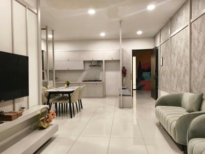 Living Room Image of 1111 Sq.ft 2 BHK Apartment / Flat for sale in Kumar Path Tower C1, Baner Pune for Rs. 10000000