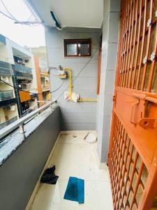 Balcony Image of 3250 Sq.ft 3 BHK Apartment / Flat for rent in Uttam Nagar New Delhi for Rs. 25000