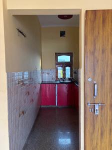 Kitchen Image of 700 Sq.ft 1 BHK Builder Floor for rent in HUDA Sector-2 Palwal for Rs. 15000
