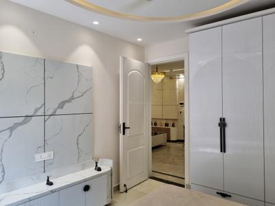 Bedroom Image of 900 Sq.ft 3 BHK Apartment / Flat for sale in Hans Builders Floor, Dwarka Mor New Delhi for Rs. 7500000
