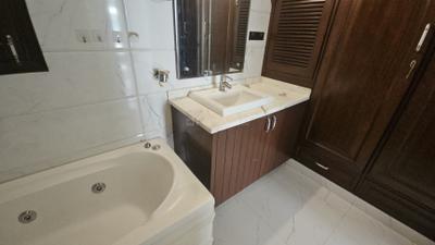Image of 3200 Sq.ft 4 BHK Builder Floor for rent in Vasant Vihar, New Delhi for Rs. 250000