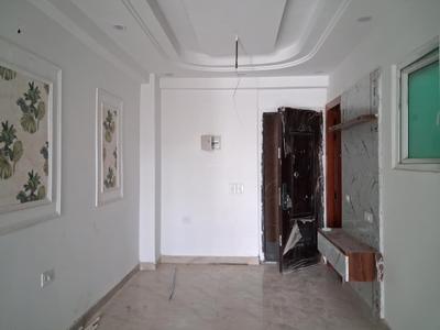 Living Room Image of 1050 Sq.ft 2 BHK Apartment / Flat for sale in Sector 73 Noida for Rs. 3900000