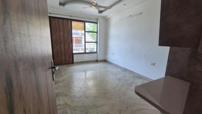 Bedroom Image of 1800 Sq.ft 3 BHK Apartment / Flat for rent in Vasant Kunj New Delhi for Rs. 80000