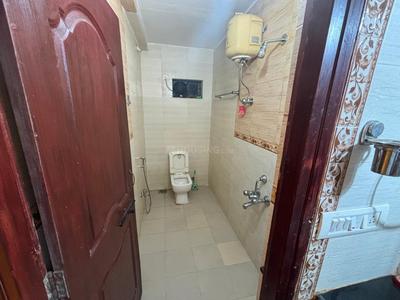 Bathroom Image of 1250 Sq.ft 3 BHK Apartment / Flat for rent in Merces Goa for Rs. 30000
