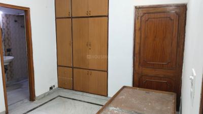 Bedroom Image of 1100 Sq.ft 2 BHK Apartment / Flat for rent in Patparganj New Delhi for Rs. 32000