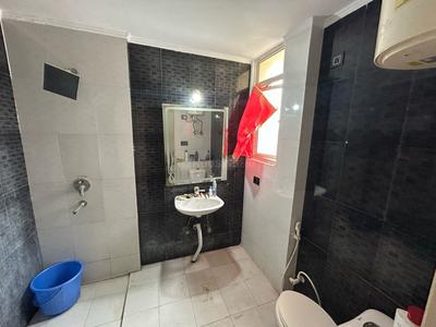 Bathroom Image of 1025 Sq.ft 2 BHK Apartment / Flat for sale in Parsvnath Regalia II Phase, Raj Bagh Ghaziabad for Rs. 9500000