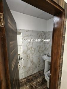 Bathroom Image of 1100 Sq.ft 3 BHK Builder Floor for rent in Nai Basti Dundahera Ghaziabad for Rs. 15000