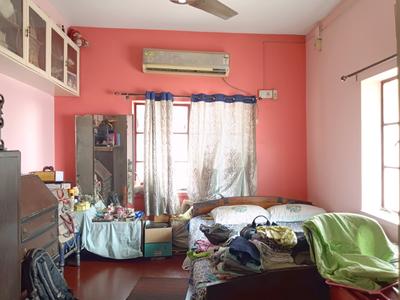 Bedroom Image of 1000 Sq.ft 2 BHK Builder Floor for sale in Tollygunge Kolkata for Rs. 4800000