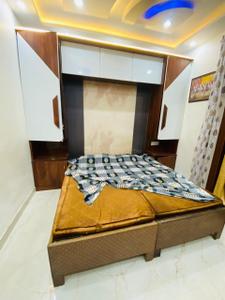 Bedroom Image of 2250 Sq.ft 3 BHK Apartment / Flat for rent in Uttam Nagar New Delhi for Rs. 25000