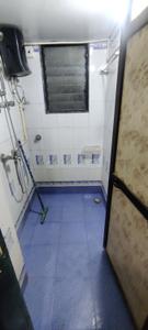 Bathroom Image of 560 Sq.ft 1 BHK Apartment / Flat for rent in Borivali West Mumbai for Rs. 35000