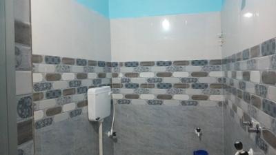 Bathroom Image of 850 Sq.ft 2 BHK Independent House for rent in Katari Hill Gaya for Rs. 8000