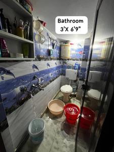 Bathroom Image of 316 Sq.ft 1 BHK Apartment / Flat for sale in Patparganj New Delhi for Rs. 1800000