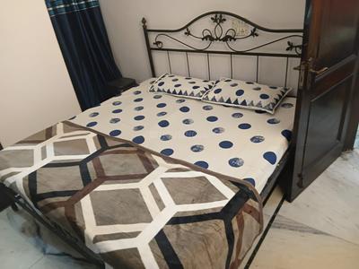 Bedroom Image of 1000 Sq.ft 2 BHK Apartment / Flat for rent in Lajpat Nagar New Delhi for Rs. 50000