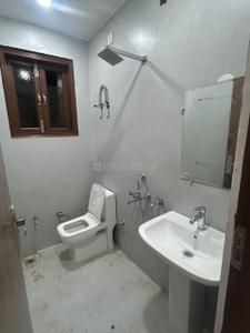 Bathroom Image of 800 Sq.ft 2 BHK Builder Floor for rent in Vivek Vihar New Delhi for Rs. 25000