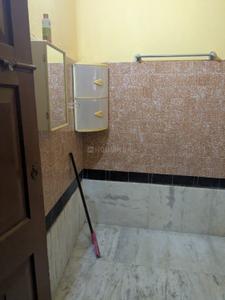 Bathroom Image of 800 Sq.ft 2 BHK Independent House for rent in Jadavpur Kolkata for Rs. 15000