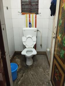 Bathroom Image of 450 Sq.ft 1 BHK Apartment / Flat for sale in Regent Park Kolkata for Rs. 1400000